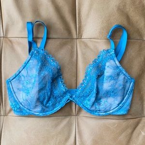 Victoria’s Secret very sexy unlined plunge bra